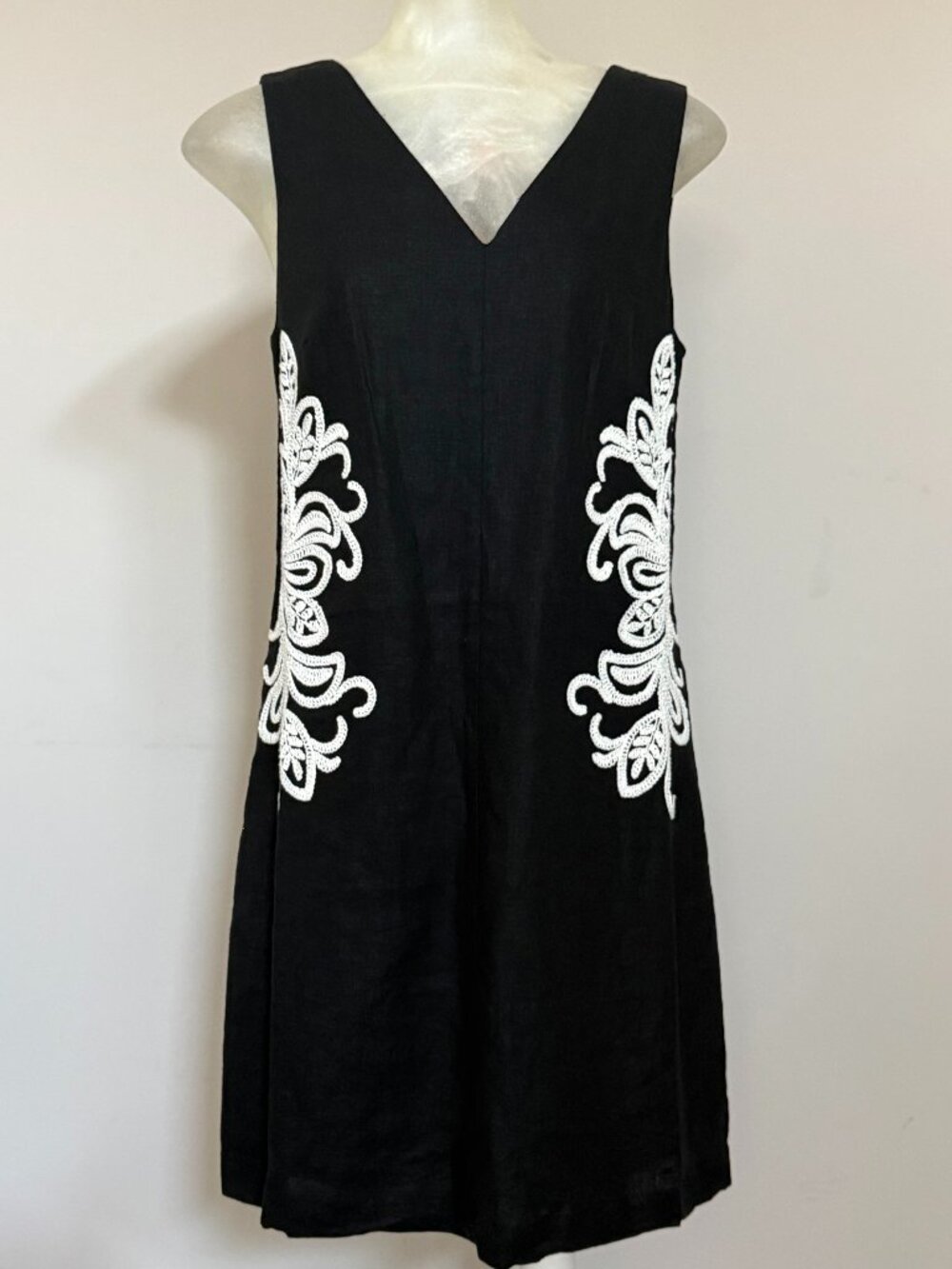 NWT Magaschoni M Black Linen Blend Embroidered Shift Dress Resort